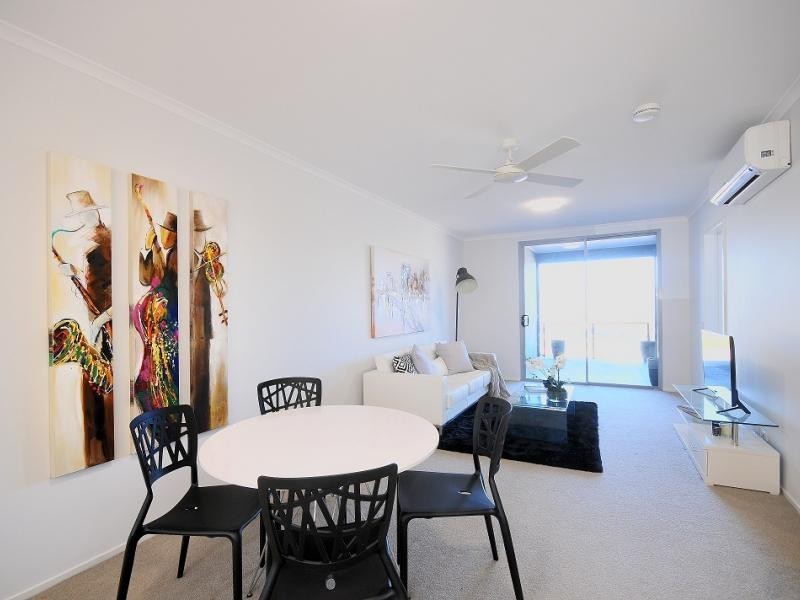 54 Slobodian Ave, Eight Mile Plains QLD 4113