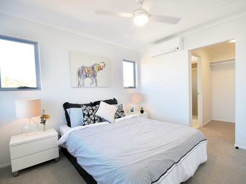 54 Slobodian Ave, Eight Mile Plains QLD 4113