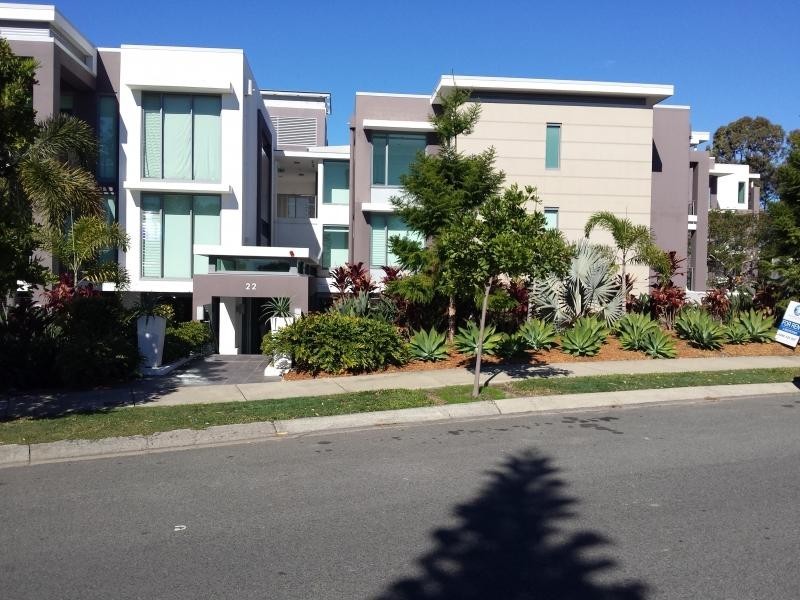 102 / 22 Ben Lexcen Place, Robina QLD 4226