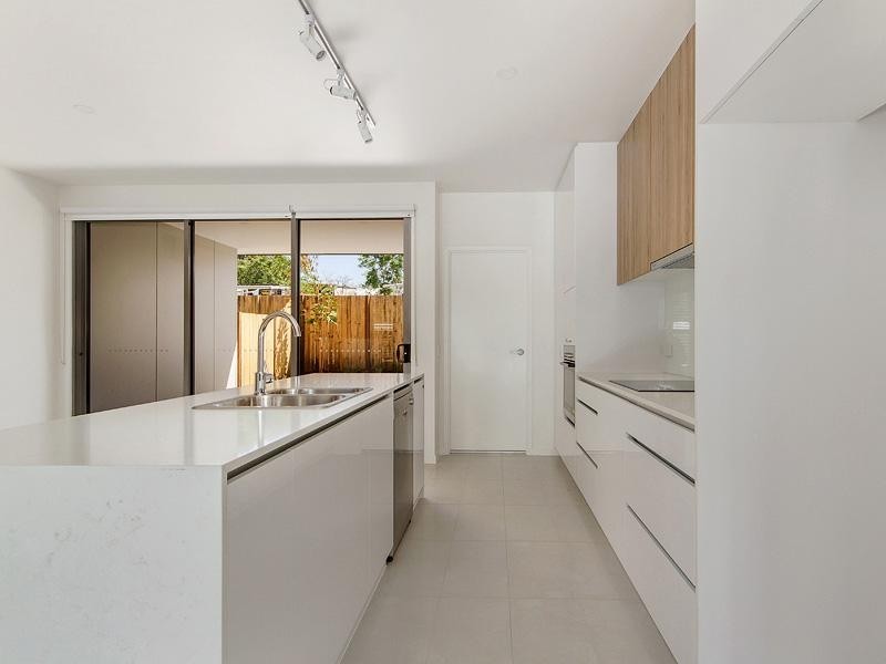 8 Russell Street, Everton Park QLD 4053