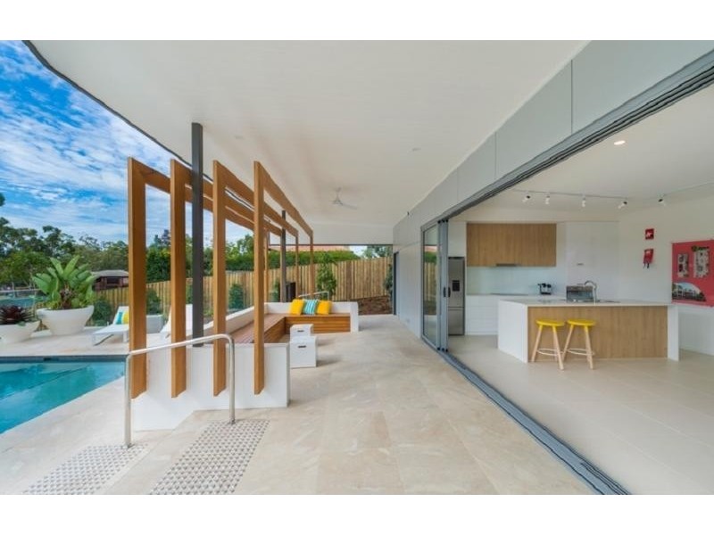 8 Russell Street, Everton Park QLD 4053