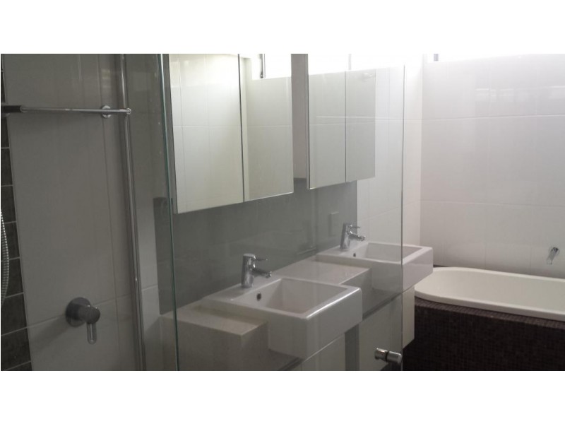 15i 28 Bayview Street, Runaway Bay QLD 4216