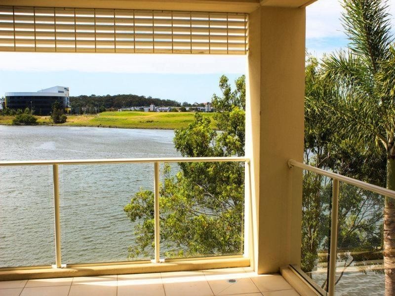 190/251 Varsity pde, Varsity Lakes QLD 4227
