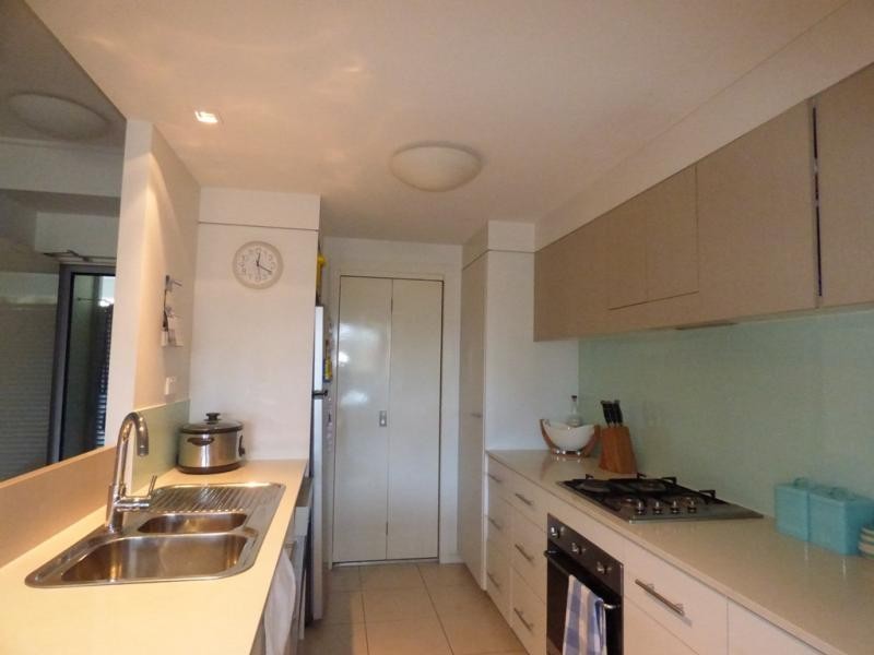 1105 /16 Surbiton Court, Carindale QLD 4152