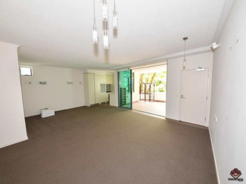 28 Bayview Street, Runaway Bay QLD 4216