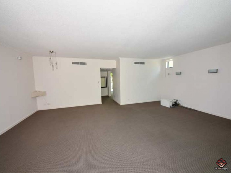 28 Bayview Street, Runaway Bay QLD 4216