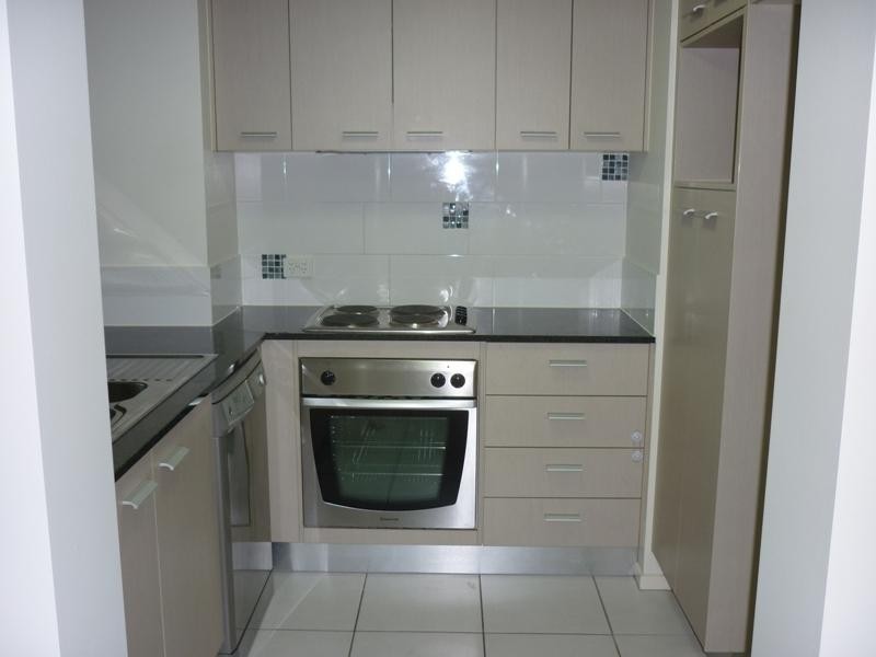 12/4 Grand Parade, Parrearra QLD 4575