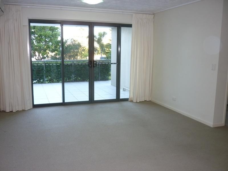 12/4 Grand Parade, Parrearra QLD 4575