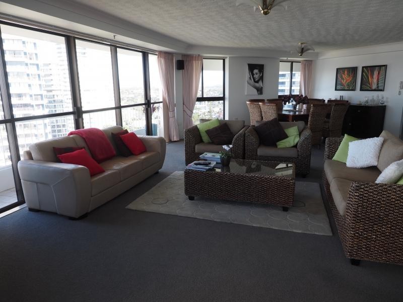 34/7 Oatland Esplanade, Runaway Bay QLD 4216
