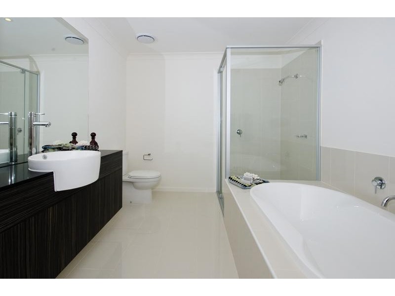 Pacific Pines QLD 4211