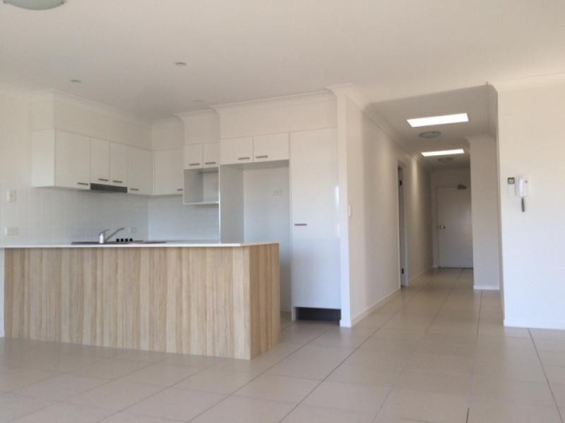 425 Pine Ridge Road, Runaway Bay QLD 4216