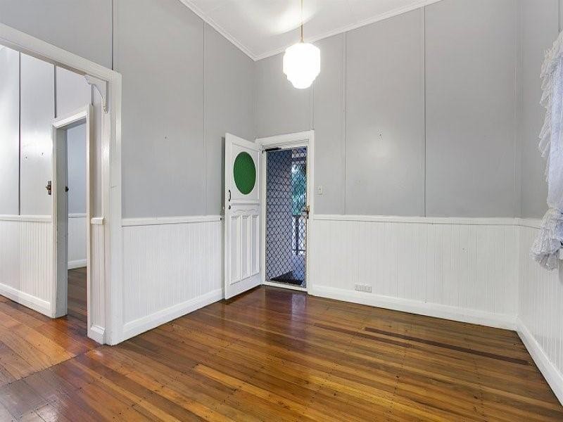 2A Martin Street, Freshwater QLD 4870