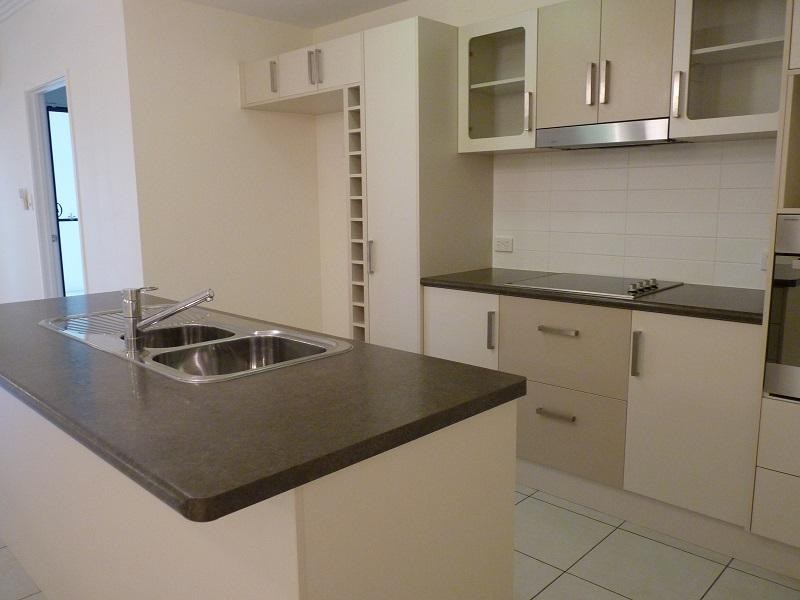 /6-24 Henry Street, West End QLD 4810