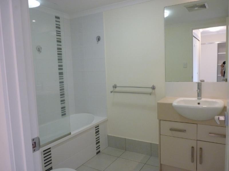 /6-24 Henry Street, West End QLD 4810