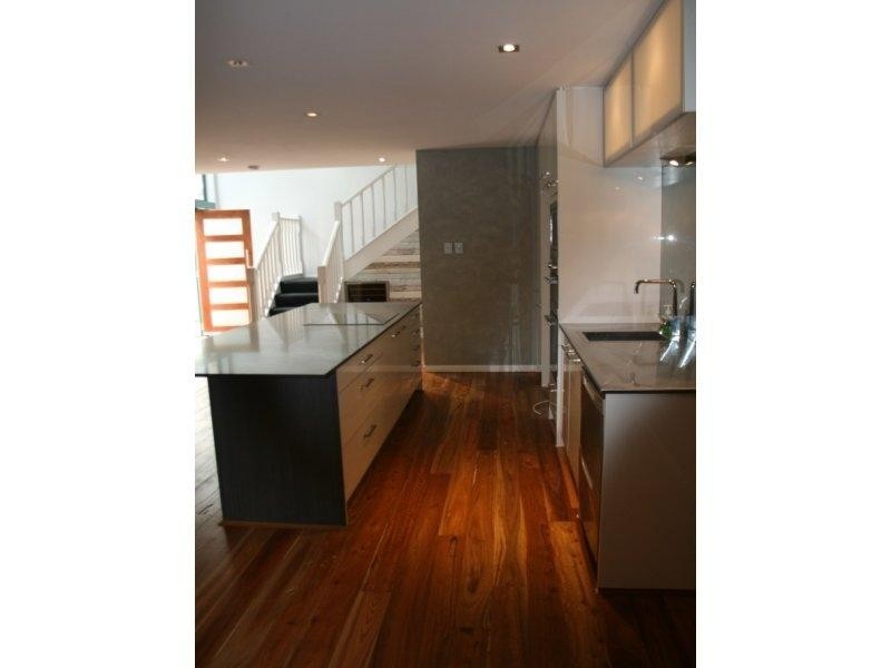 26 Oak Avenue, Surfers Paradise QLD 4217