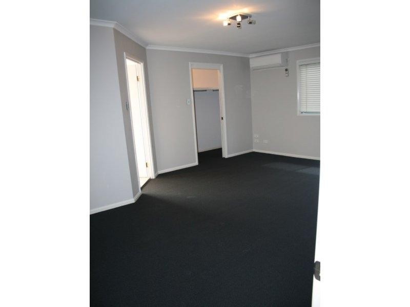 26 Oak Avenue, Surfers Paradise QLD 4217