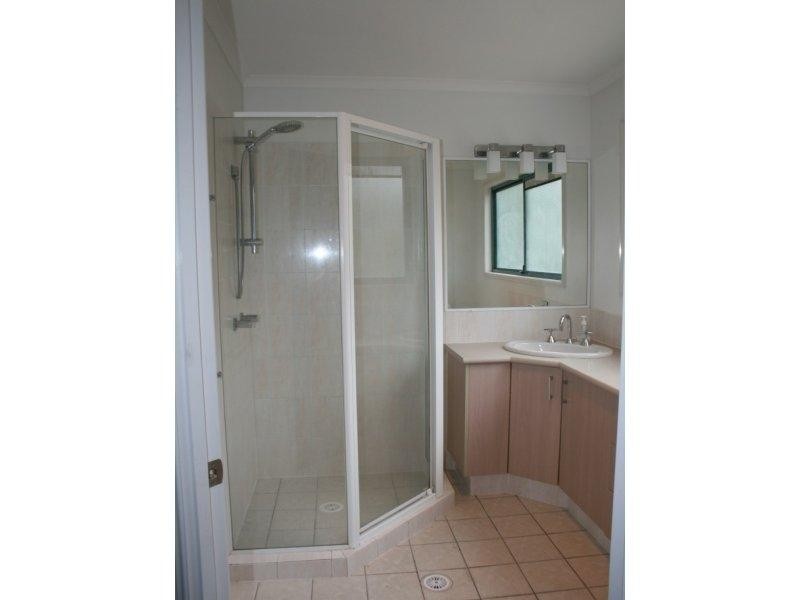 26 Oak Avenue, Surfers Paradise QLD 4217