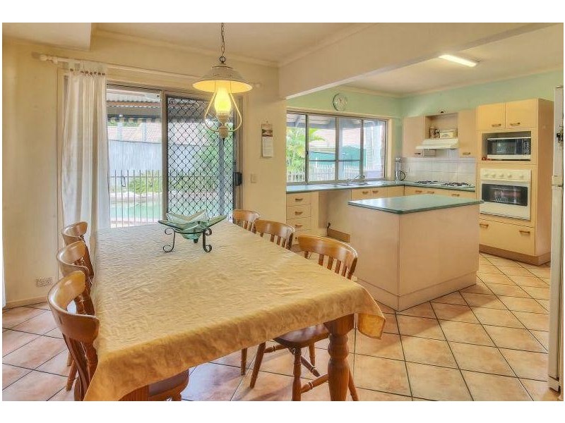 9 Nonda Place, Parkinson QLD 4115