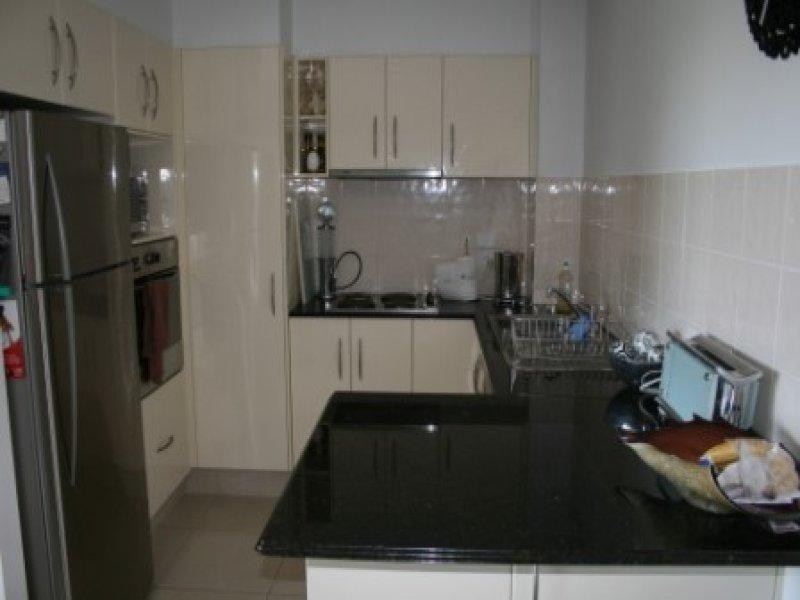 8/26 Bath St, Labrador QLD 4215