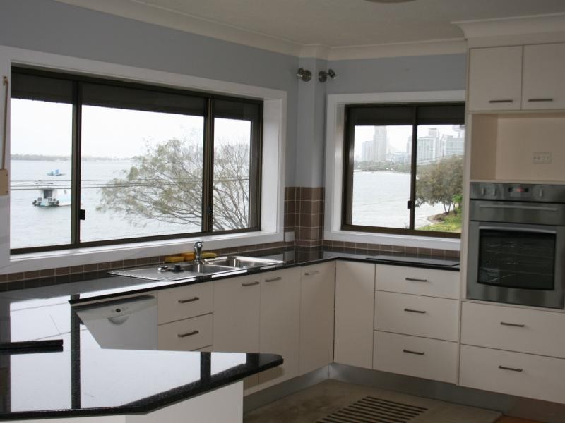 6/252 Marine Pde, Labrador QLD 4215