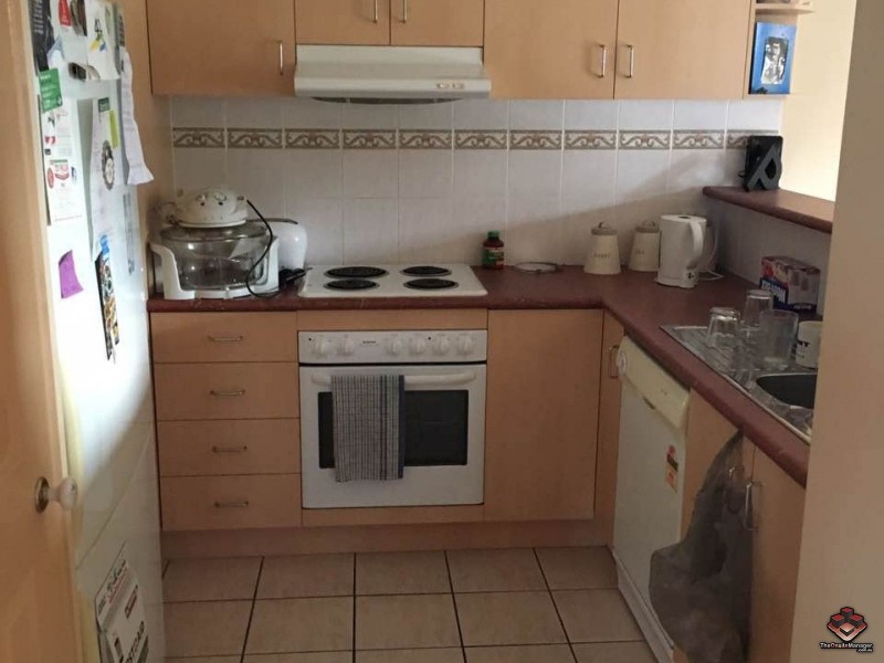 152 HIGH STREET, Southport QLD 4215