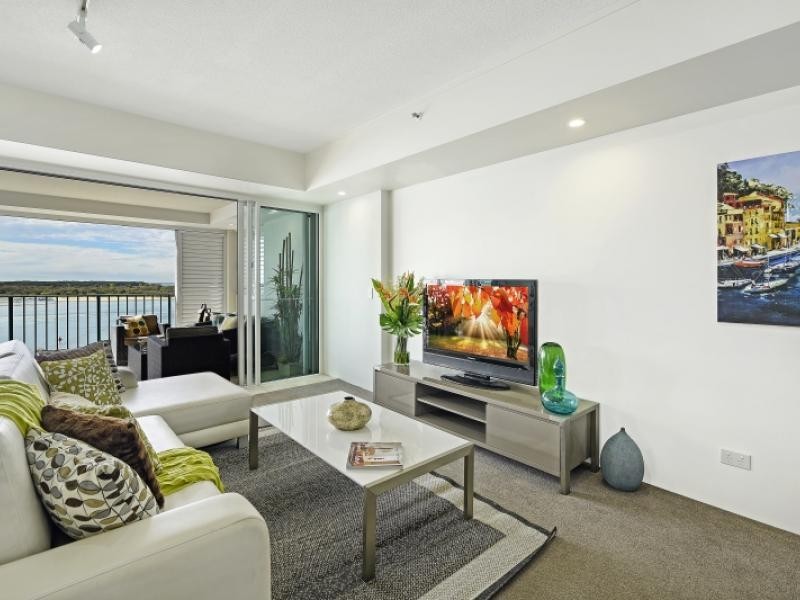 326 Marine Parade, Labrador QLD 4215