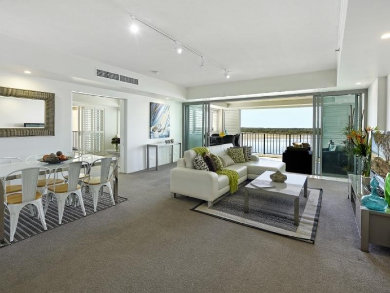 326 Marine Parade, Labrador QLD 4215