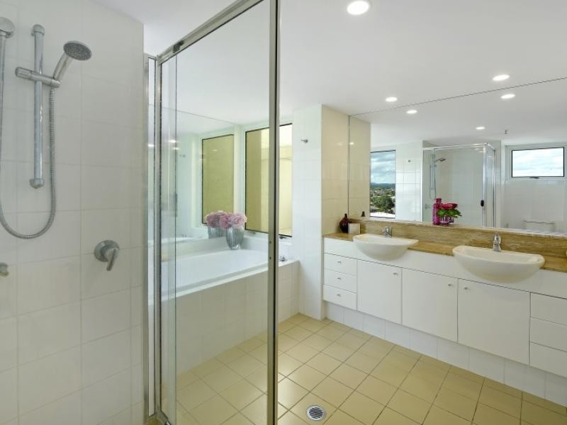 326 Marine Parade, Labrador QLD 4215