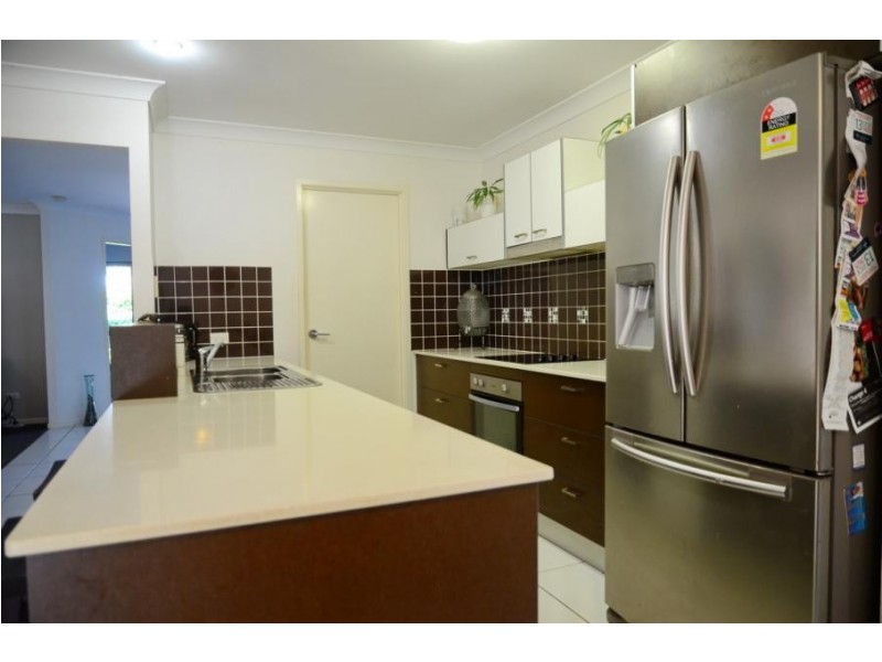 14 Whitsunday Pl, Redland Bay QLD 4165