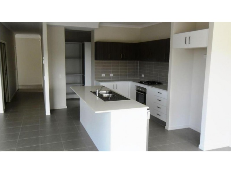 3 Keelson Crescent, Hope Island QLD 4212