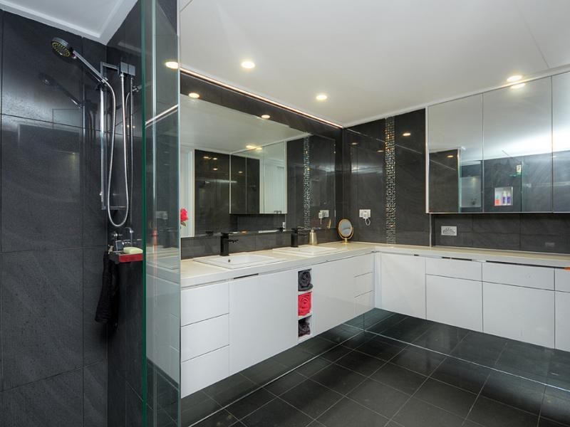 Mermaid Waters QLD 4218