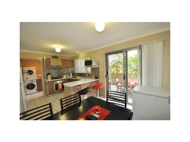 130 Jutland Street, Oxley QLD 4075