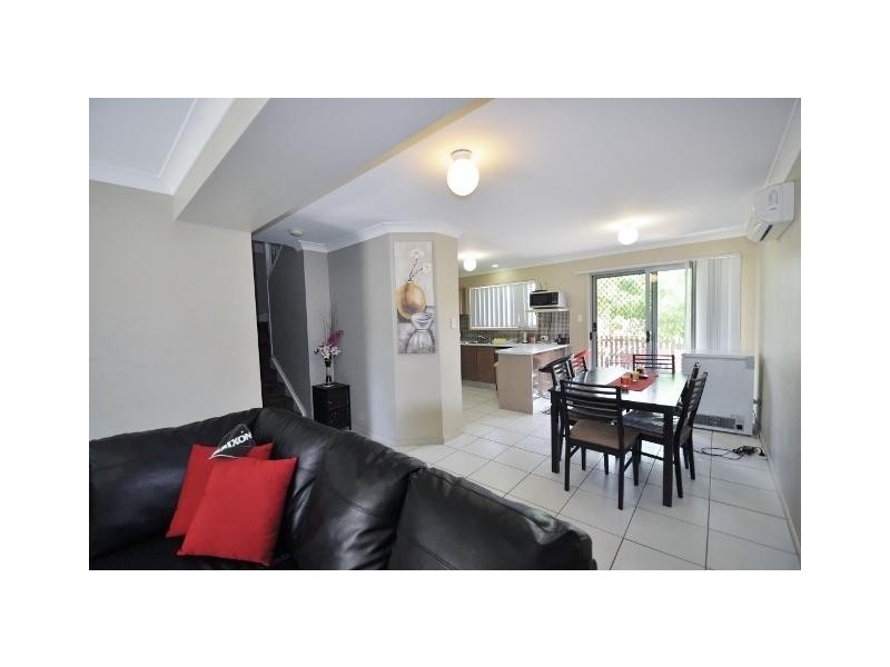 130 Jutland Street, Oxley QLD 4075