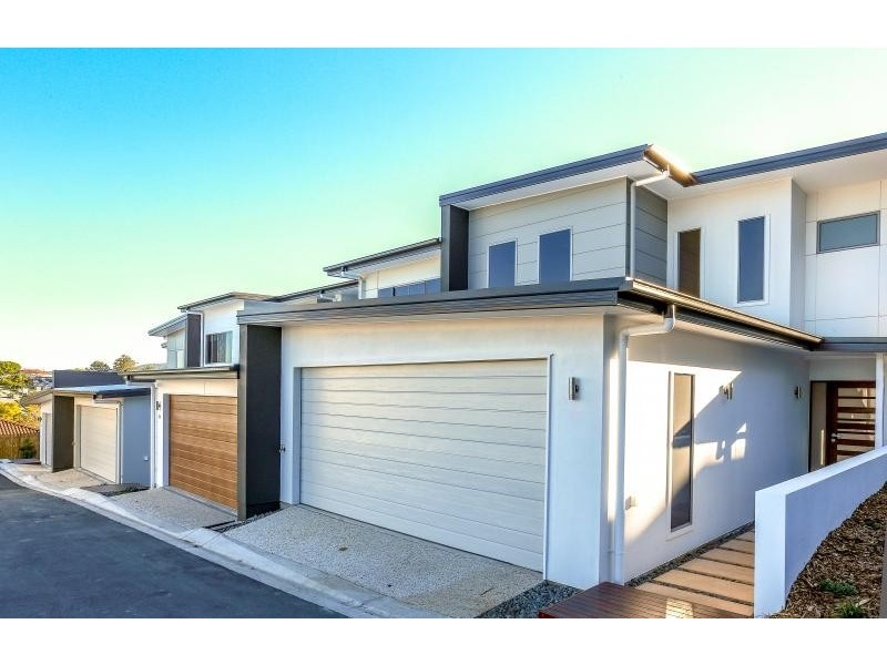 8 Russell Street, Everton Park QLD 4053