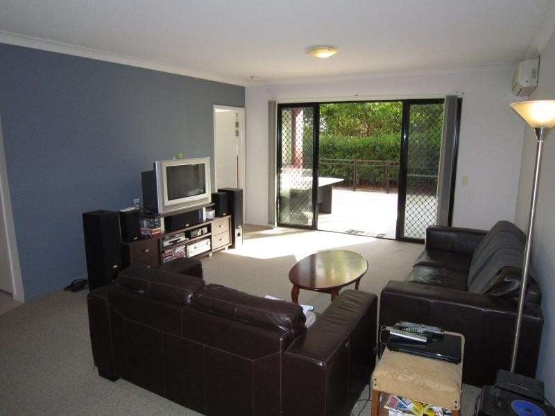 10/70 Norman Crescent, Norman Park QLD 4170