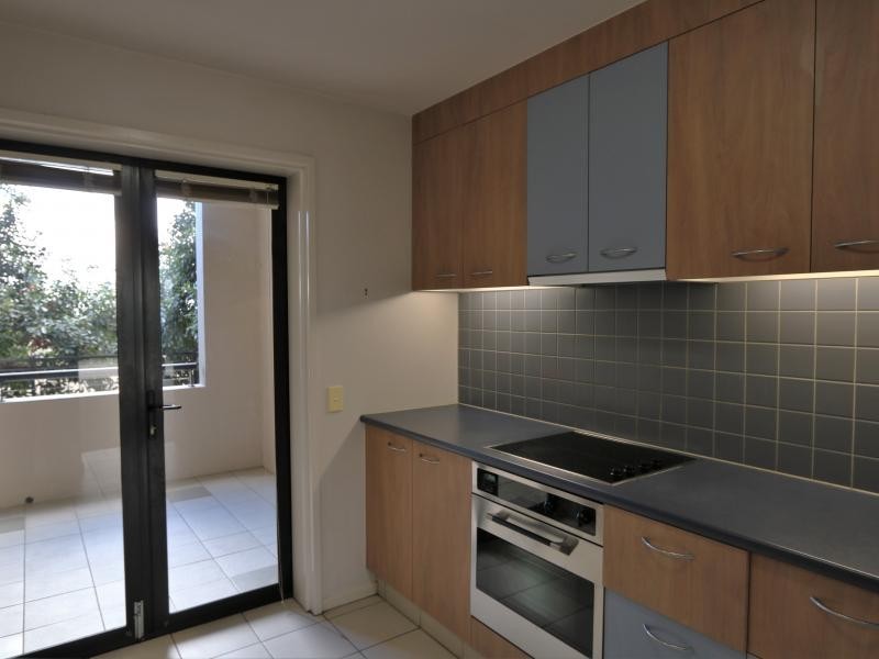 10/70 Norman Crescent, Norman Park QLD 4170