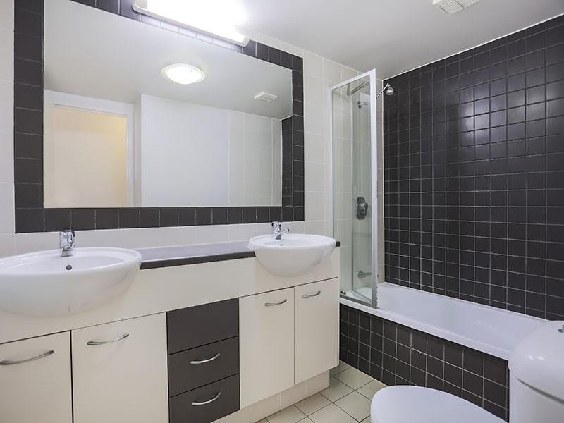 10/70 Norman Crescent, Norman Park QLD 4170