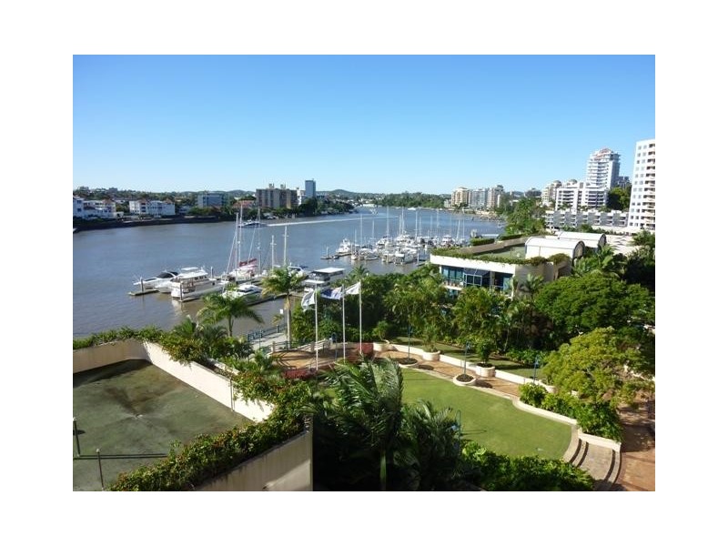 27 / 8 Goodwin Street, Kangaroo Point QLD 4169