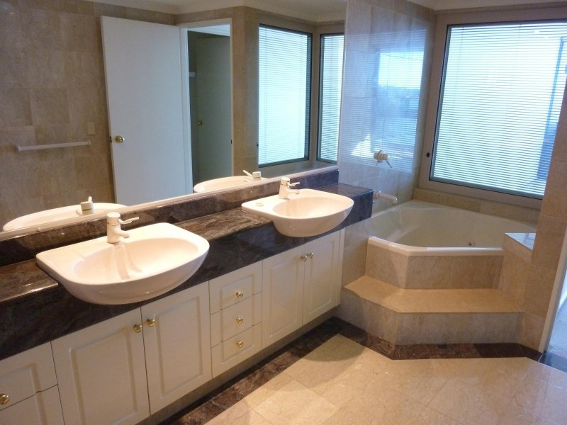 27 / 8 Goodwin Street, Kangaroo Point QLD 4169