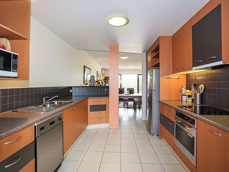 11/70 Norman Crescent, Norman Park QLD 4170