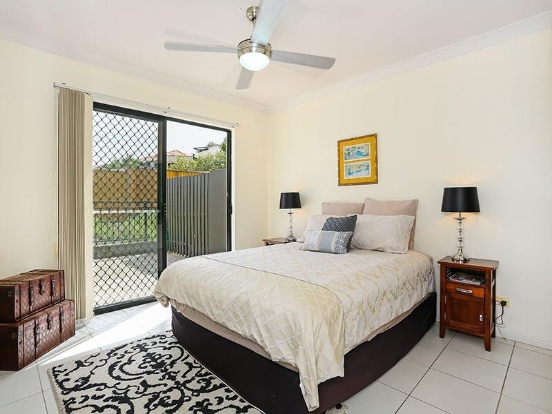 11/70 Norman Crescent, Norman Park QLD 4170