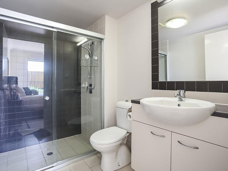 11/70 Norman Crescent, Norman Park QLD 4170