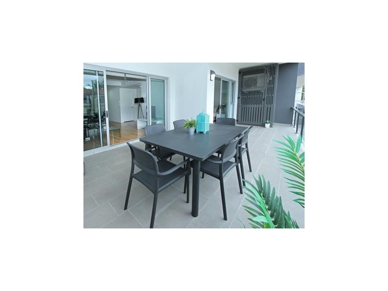 28/2 Laurence Street, St Lucia QLD 4067