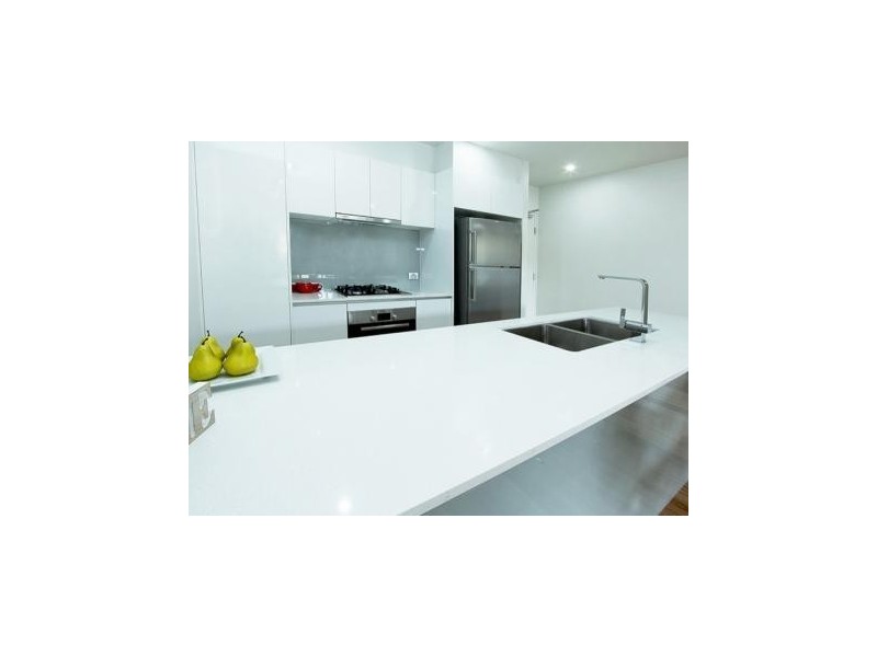 28/2 Laurence Street, St Lucia QLD 4067