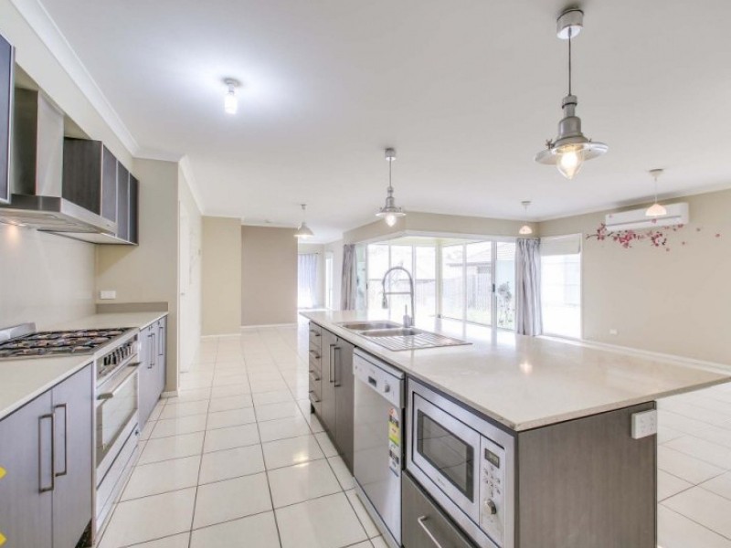 7 Colebrook Crescent, Doolandella QLD 4077