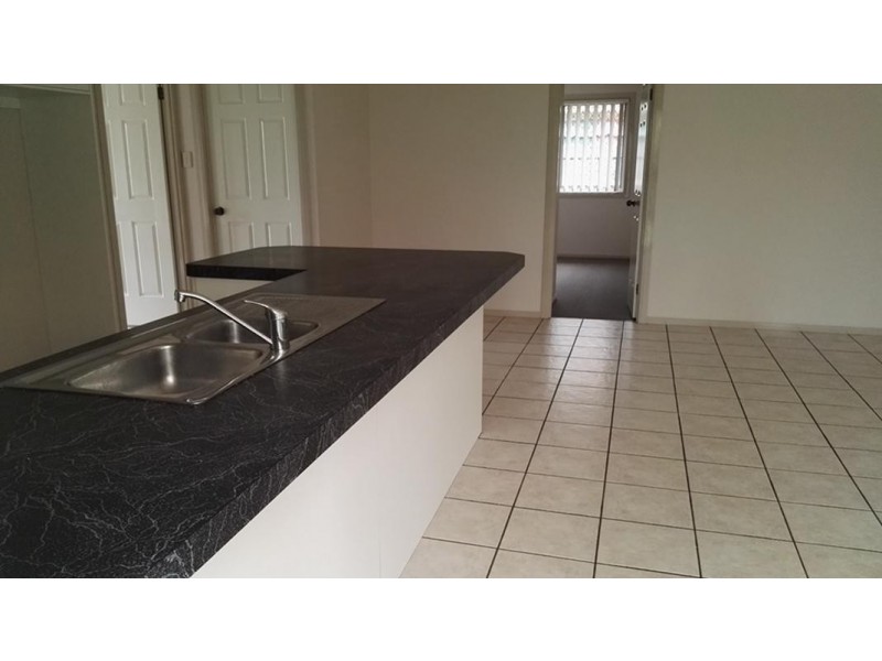 121 Golden Ave, Calamvale QLD 4116