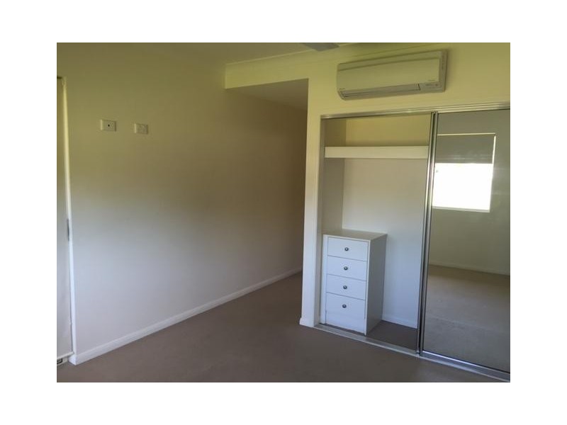 Unit  1-13 Ernest Street, Redlynch QLD 4870