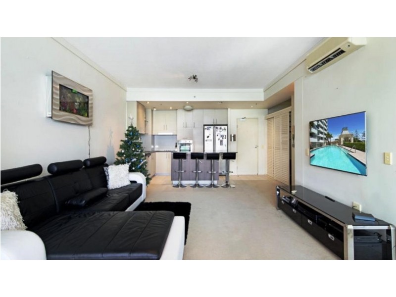 1011 MARINE PARADE, Labrador QLD 4215