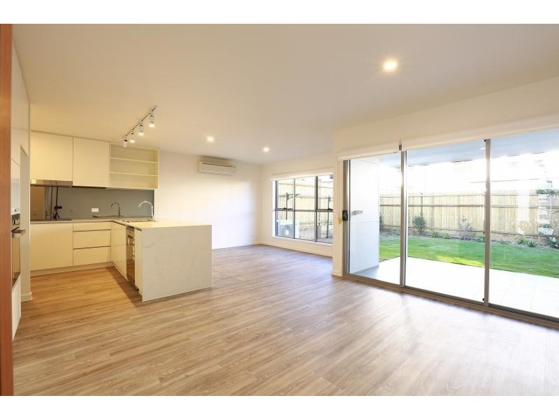 8 Russell Street, Everton Park QLD 4053