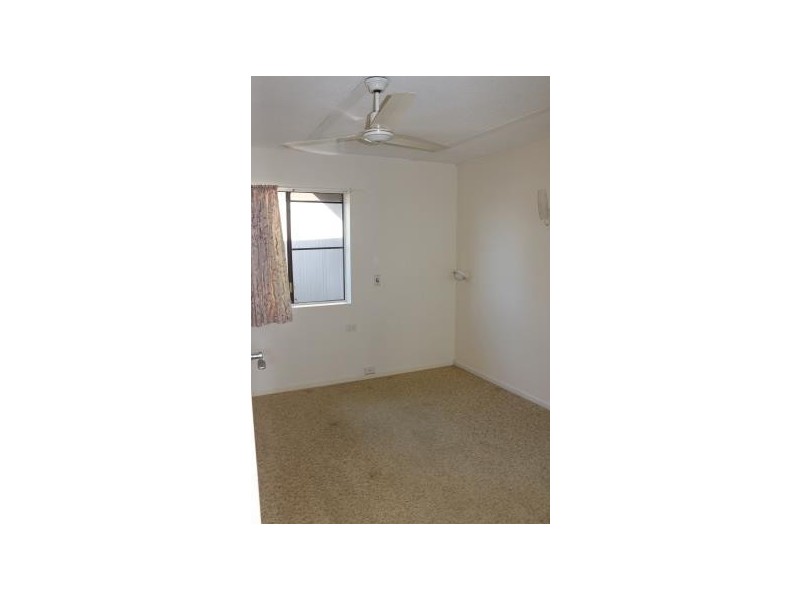 4/480 The Esplanade, Torquay QLD 4655